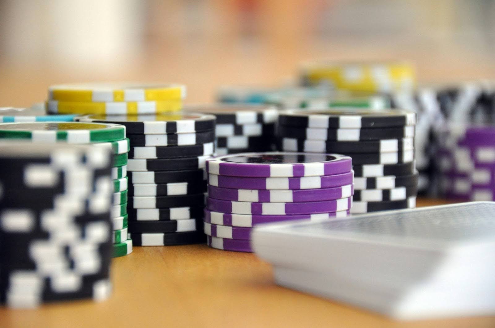 Les jackpots progressifs en ligne : mathématiques derrière les gains